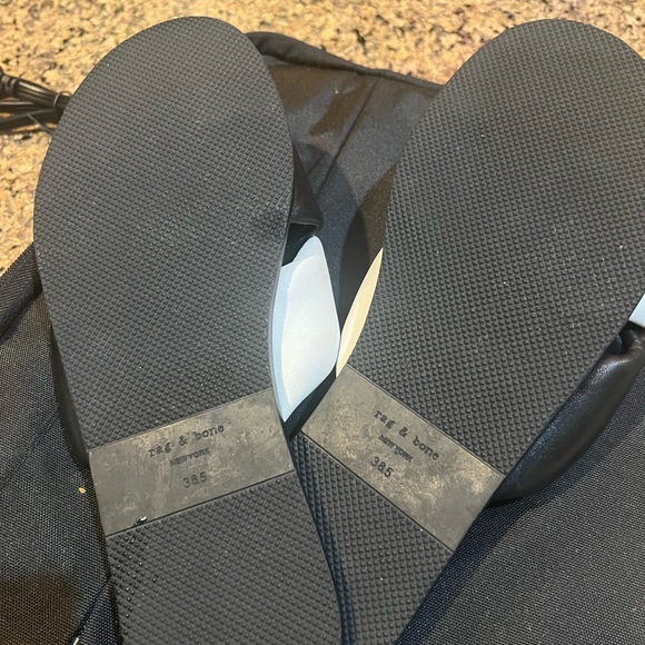 Rag and Bone Cross over black and white slides - Picture 8 of 13